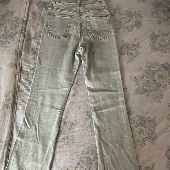 Fashion Nova Flared Jeans - Picture 2 of 3